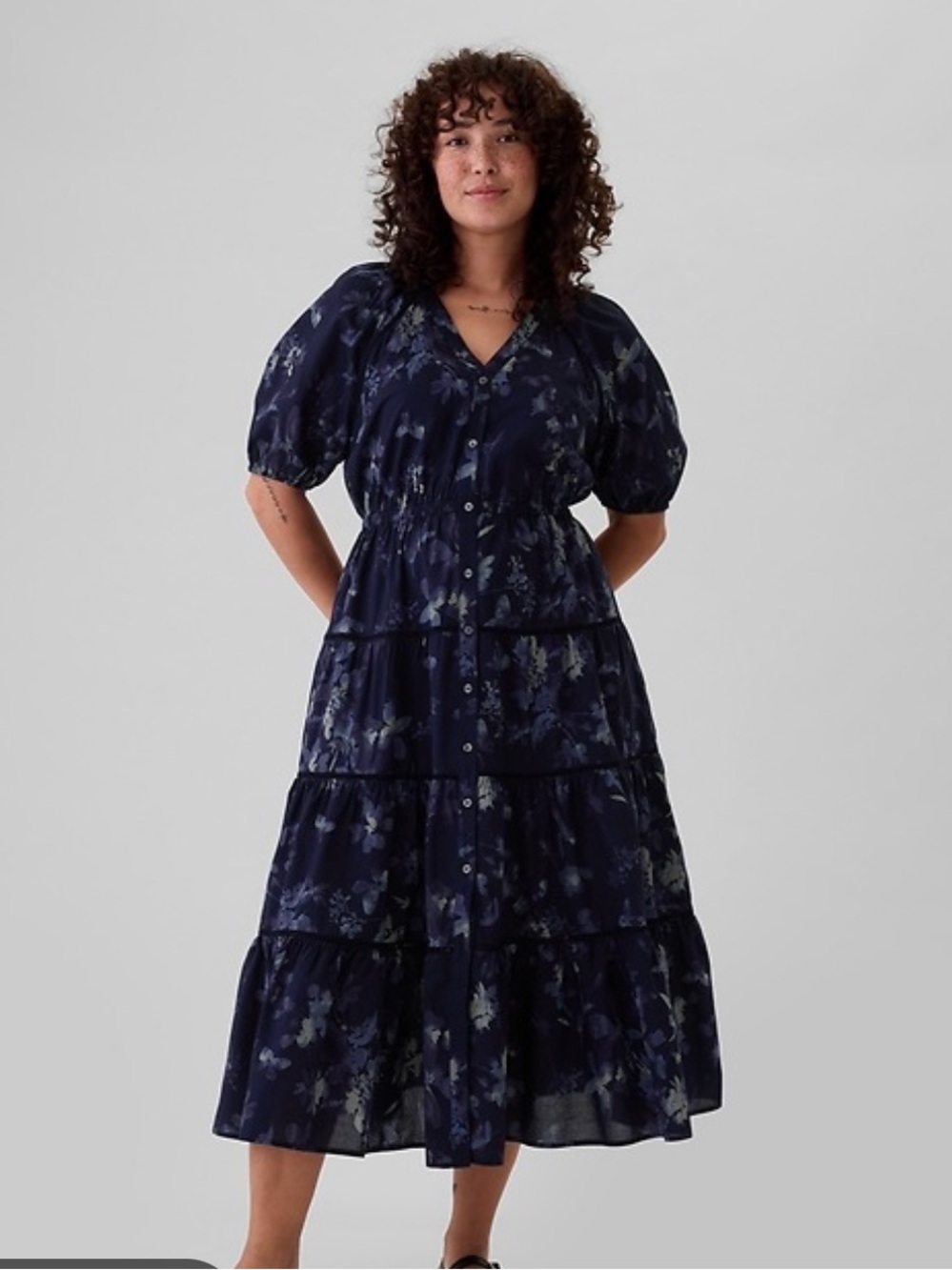 GAP Women's Navy Floral Tiered Midi Dress
